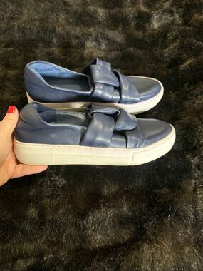 J/Slides NYC Knotted Bow Blue  Women’s Slip-on Size 9 shoes